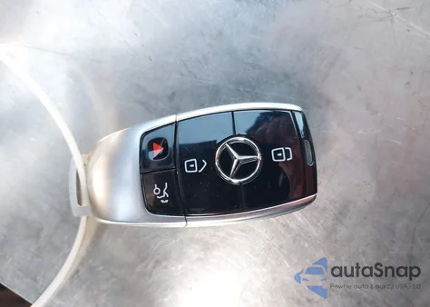 2018 Mercedes-Benz E 300 z USA, uszkodzony, nr VIN WDDZF4JB1JA376690